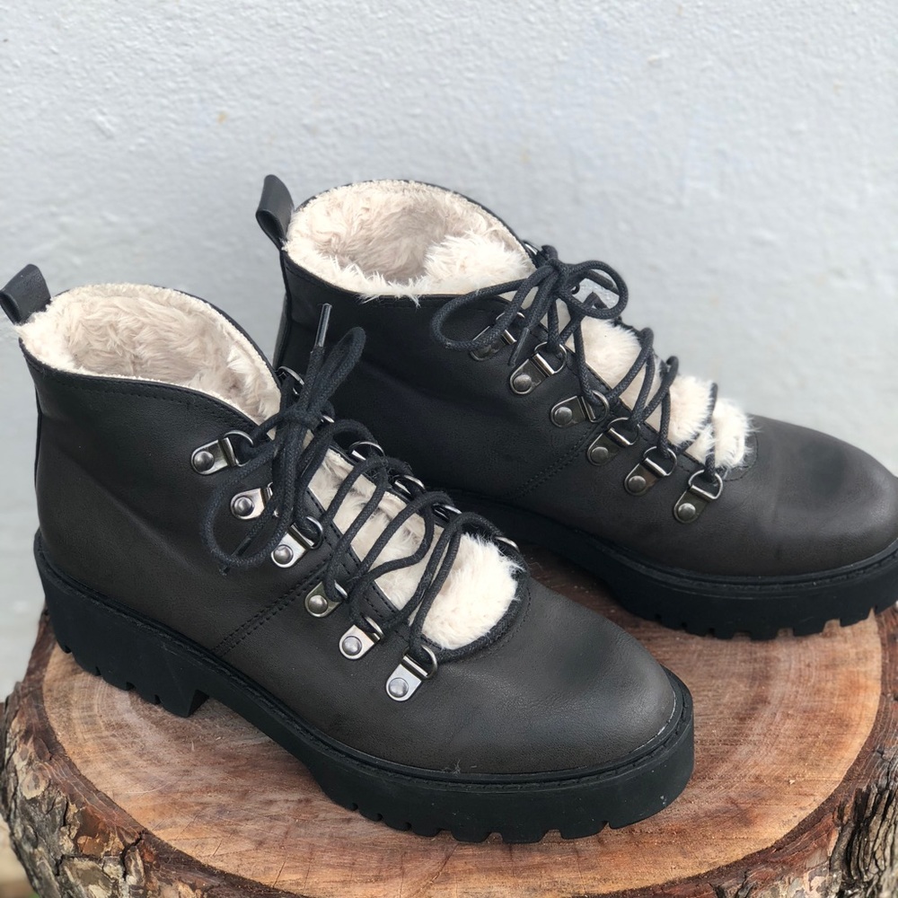 Lace up fur hiker boots